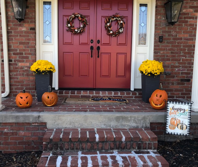 Halloween traditions jack-o-lanterns