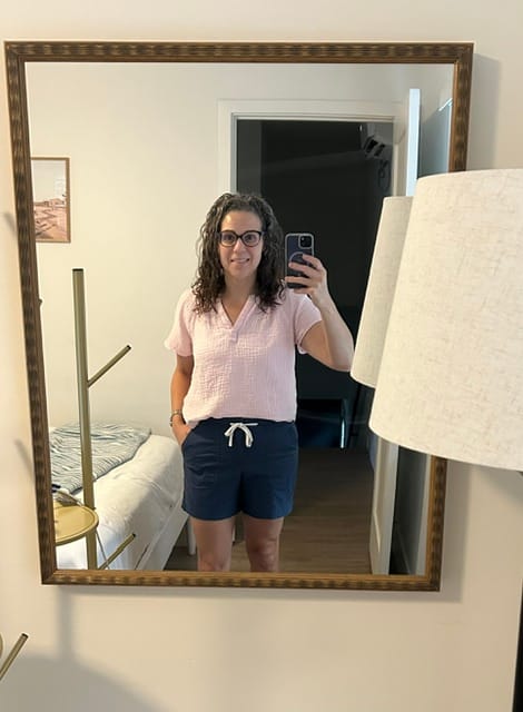 My Summer Mom Uniform - v neck gauze shirt